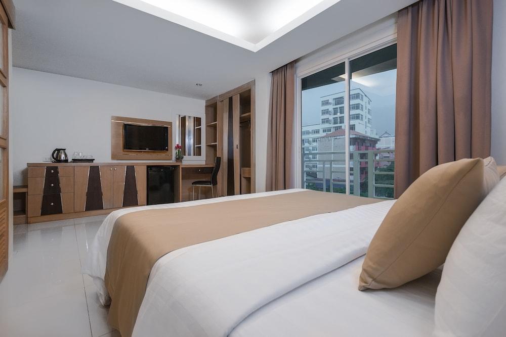The Allano Hotel Patong Extérieur photo