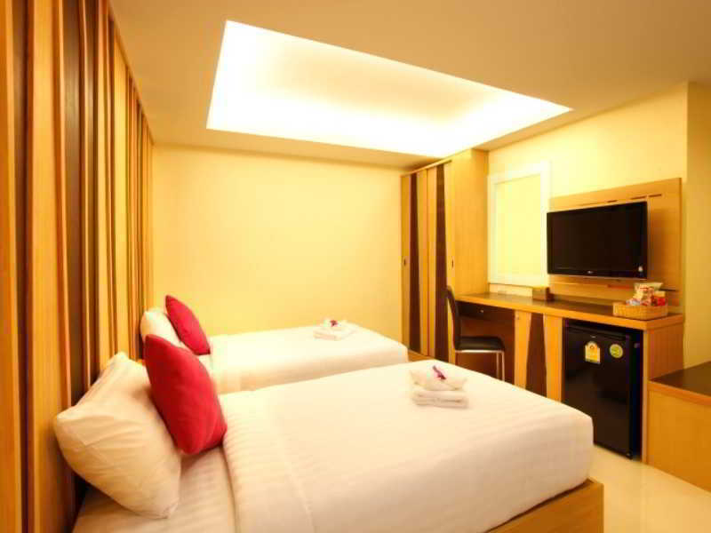The Allano Hotel Patong Extérieur photo